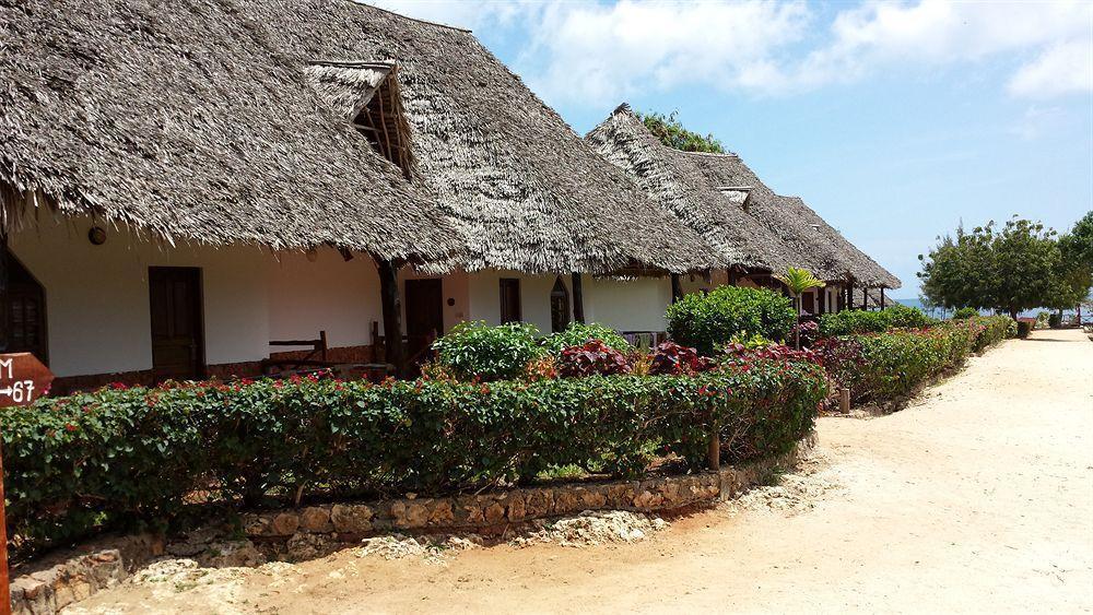 Baobab Beach Resort Nungwi Buitenkant foto