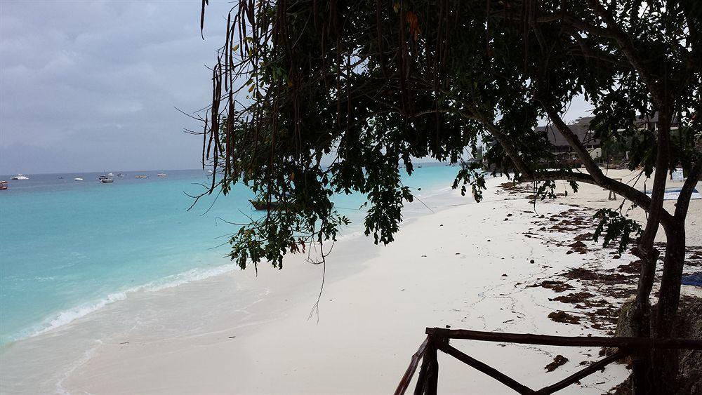 Baobab Beach Resort Nungwi Buitenkant foto